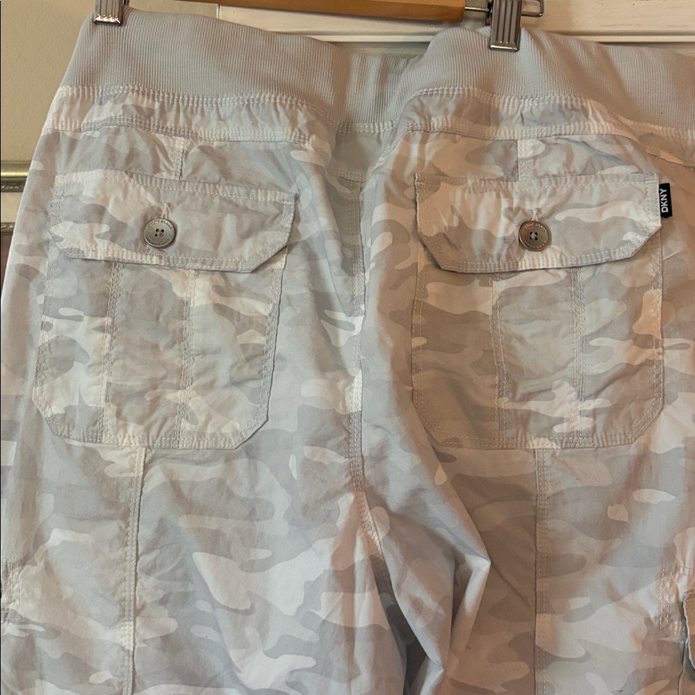DKNY Sport cotton camo cargo jogger pants size L NWT. - Picture 6 of 6